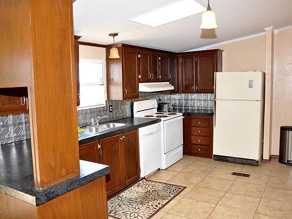 3rd image of 8510 Tule Dr