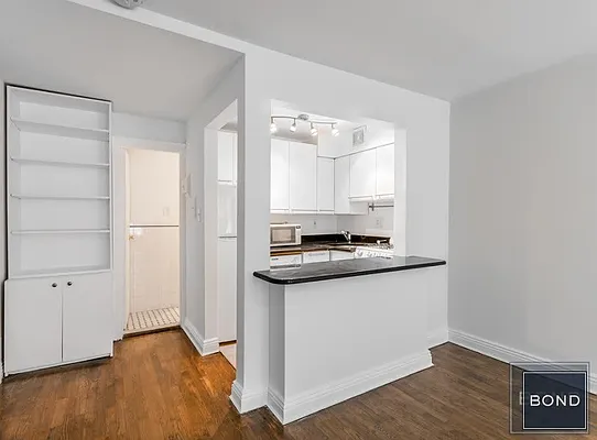 Rented by Bond New York | media 16