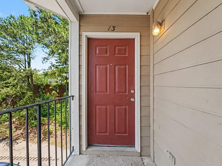 1309 Hudson Ave #C13 — Photo 15