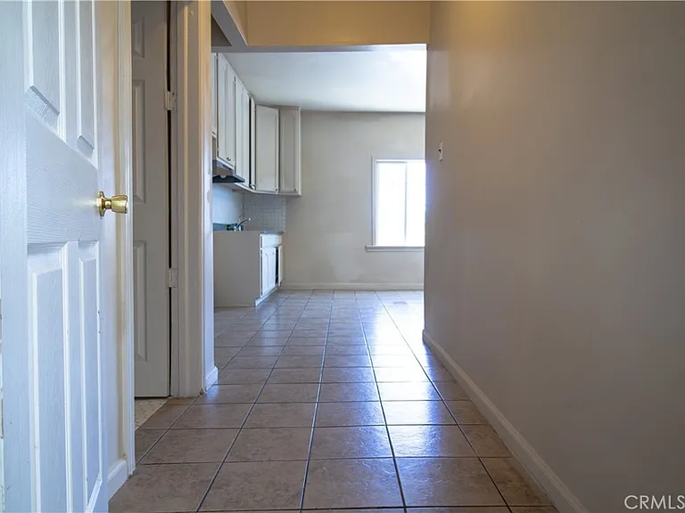 4529 S Vermont Ave — Photo 5