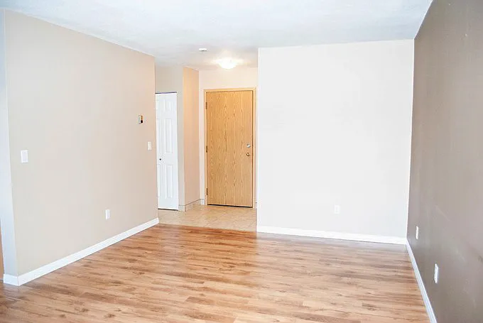 5140 62nd St — Photo 10