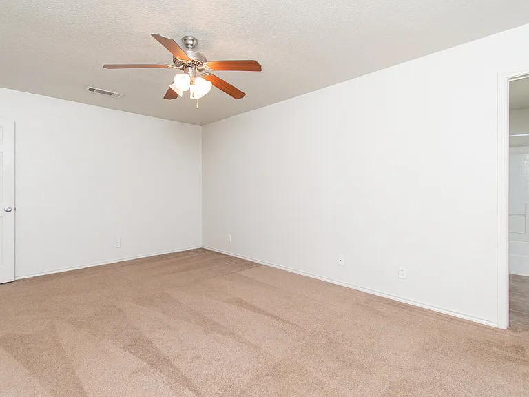 3902 Bolivar Dr — Photo 9