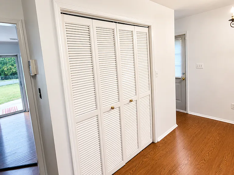 303 Rutherford Ave NW — Photo 34
