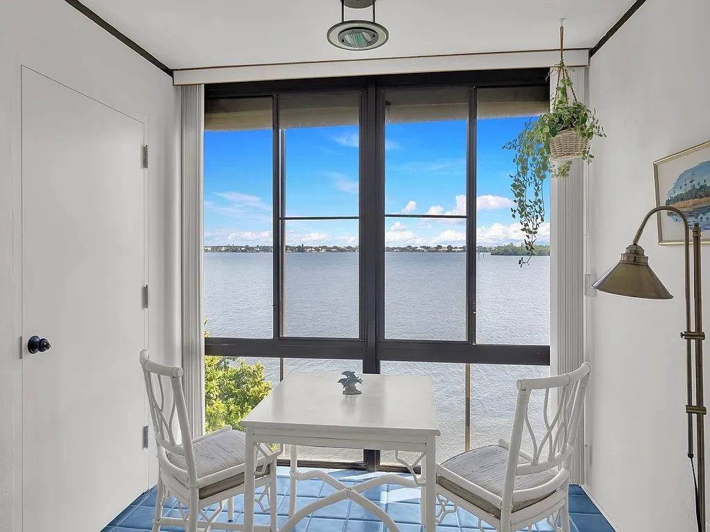 2 bed, 1400 sqft, $3,000 — Photo 2