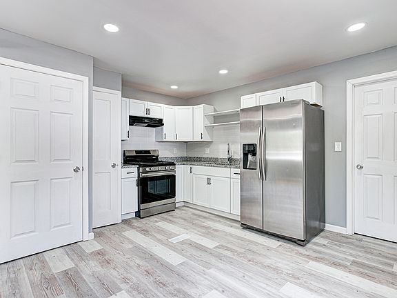 5th image of 3072 Falcon Dr