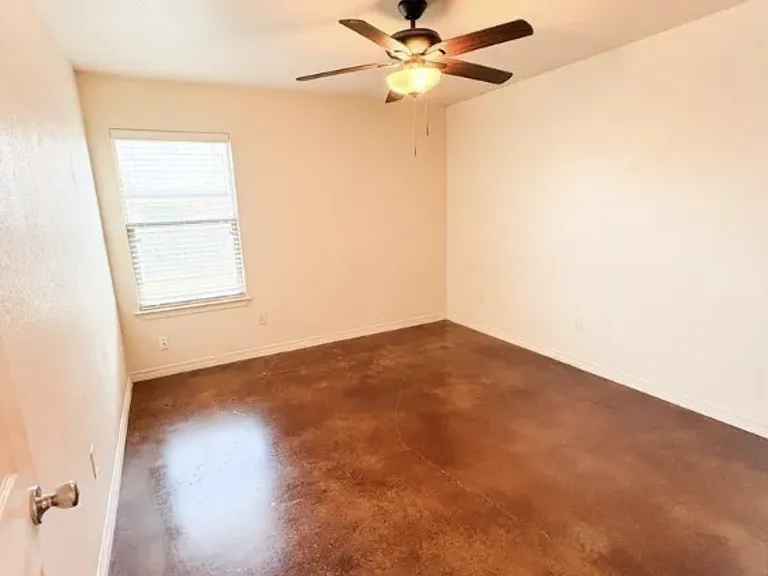 614 Karey Dr #B — Photo 8