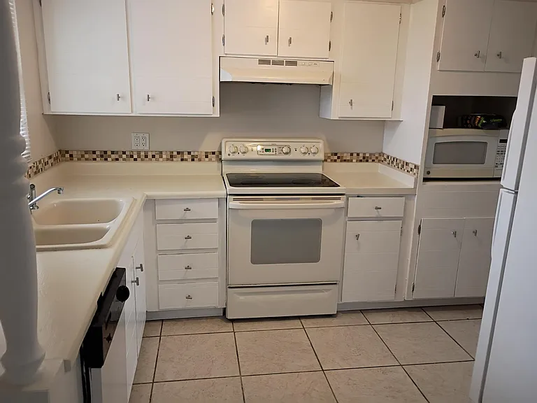 105 Paddington Rd — Photo 3