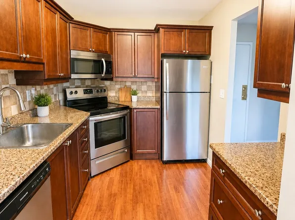 18 Holborn Ct, Kitchener, ON
