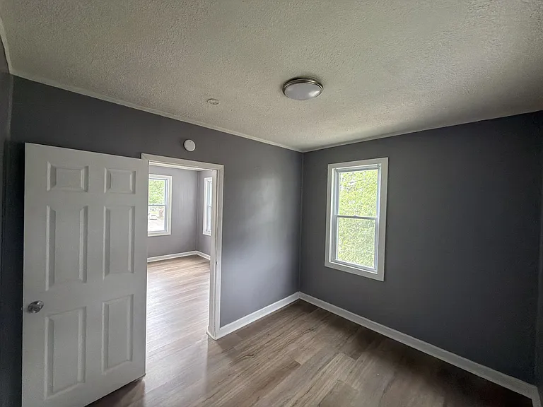 4144 Hyde Ave — Photo 11