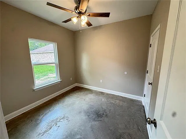 3 bed, 2.0 bath, 977 sqft, $1,500 — Photo 3