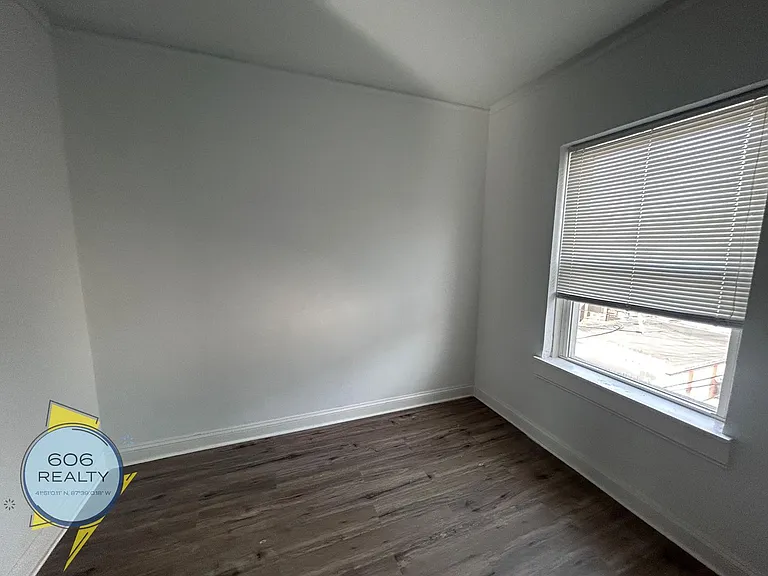 7340-50 N. Damen Ave — Photo 26