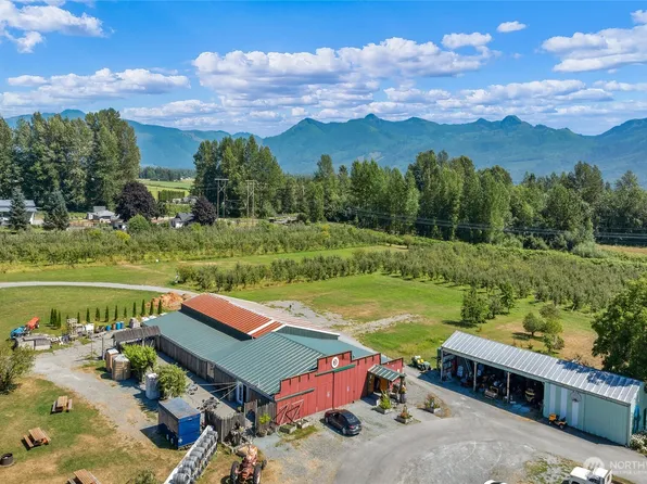 8233 Sims Rd, Sedro Woolley, WA 98284