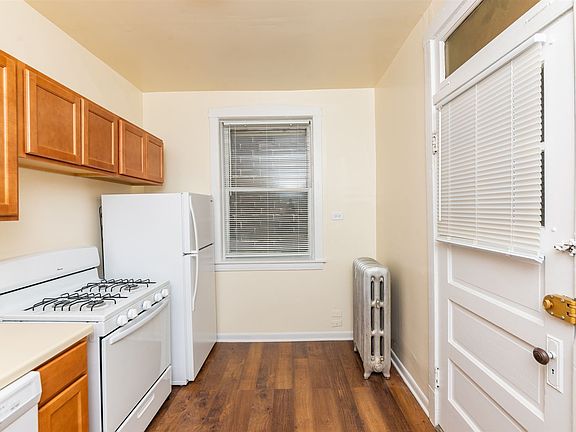 1690468046-2021_9_16_2480_N_Lincoln_Unit_3_MLS_ONLY_6
