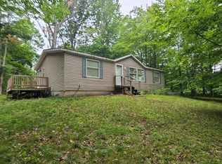 101 Henry Rd, Houghton Lake, MI 48629