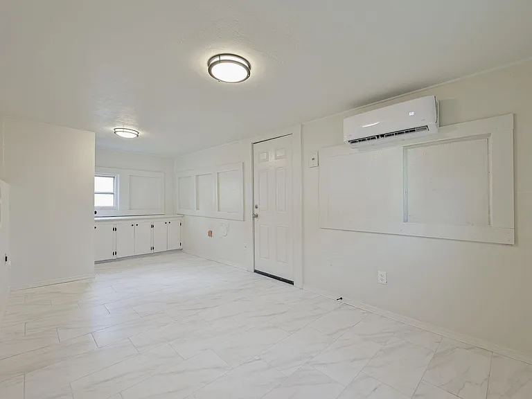 607 N Evans Ave — Photo 26