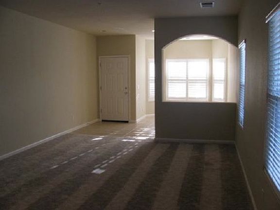 2nd image of 119 Primrose Ln