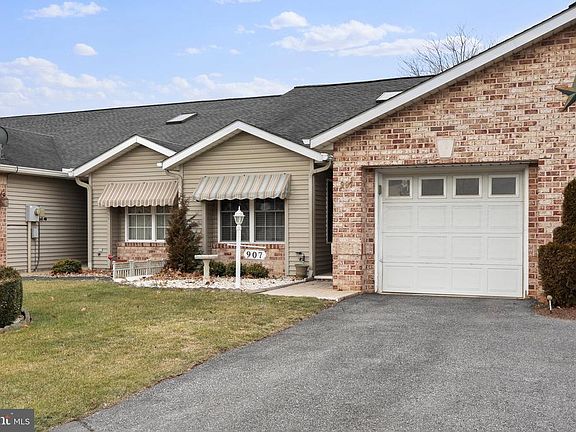 3rd image of 907 Geyer Dr