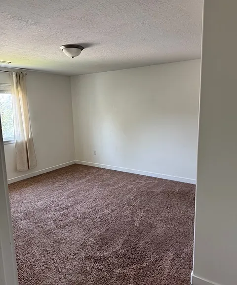 982 Chatham Dr N — Photo 12