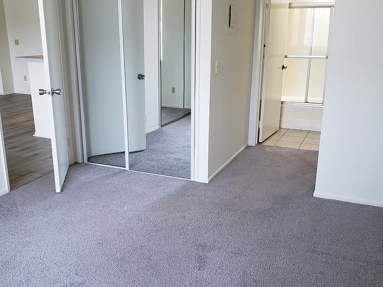 22501 Del Valle — Photo 20