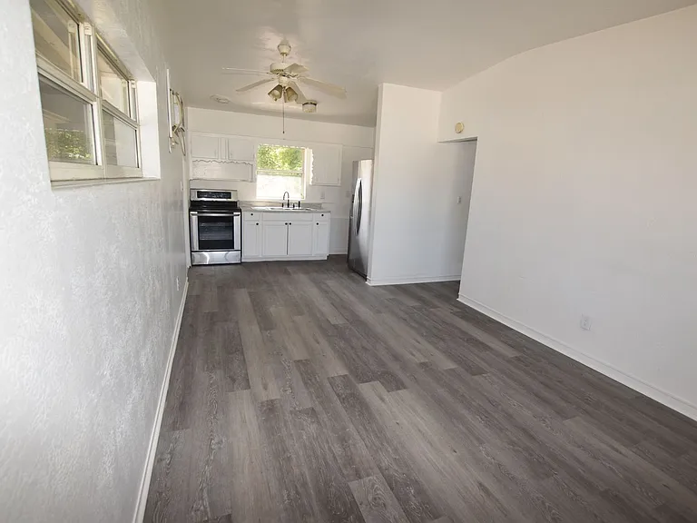104 W Lancaster Rd — Photo 9