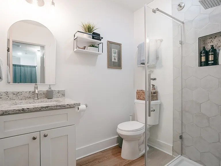 1126 E 55th St #1126 — Photo 5