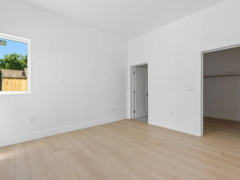 2637 S Garth Ave — Photo 8