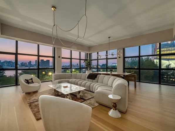 290 West Street image 15 of 19