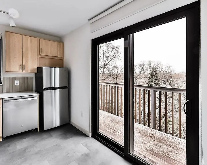 3333 Hennepin Ave — Photo 2