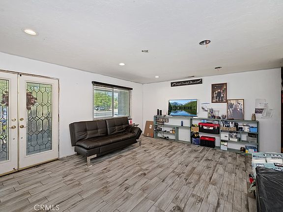 4th image of 1320 Beaumont Ave