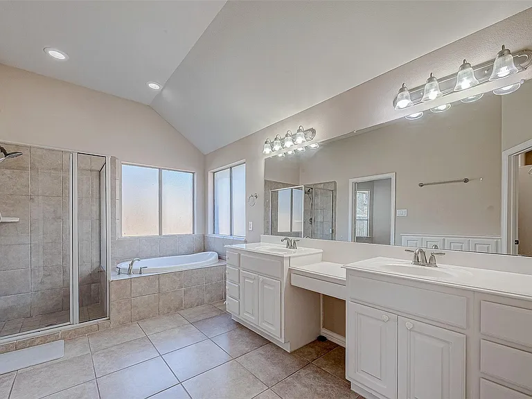 25926 Brad Hurst Ct — Photo 33