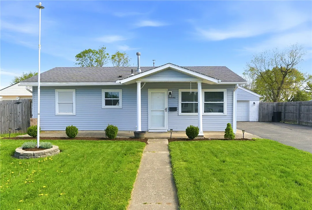 1146 Stewart Ave photo 1