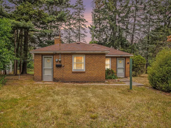 817 N Emily St, Ludington, MI 49431