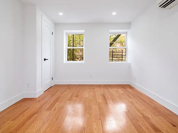 2nd image of 32 Avenue A #C