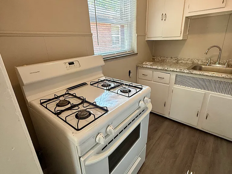 1639 Anita Pl #2 — Photo 6