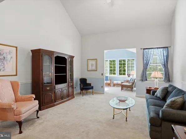 383 Brittany Ct, Souderton, PA 18964