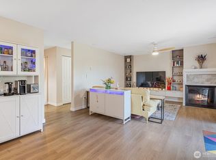 15623 NE 18th St #D201, Bellevue, WA
