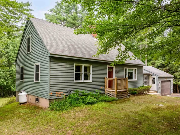 929 Rt 11 Route, Sunapee, NH 03782