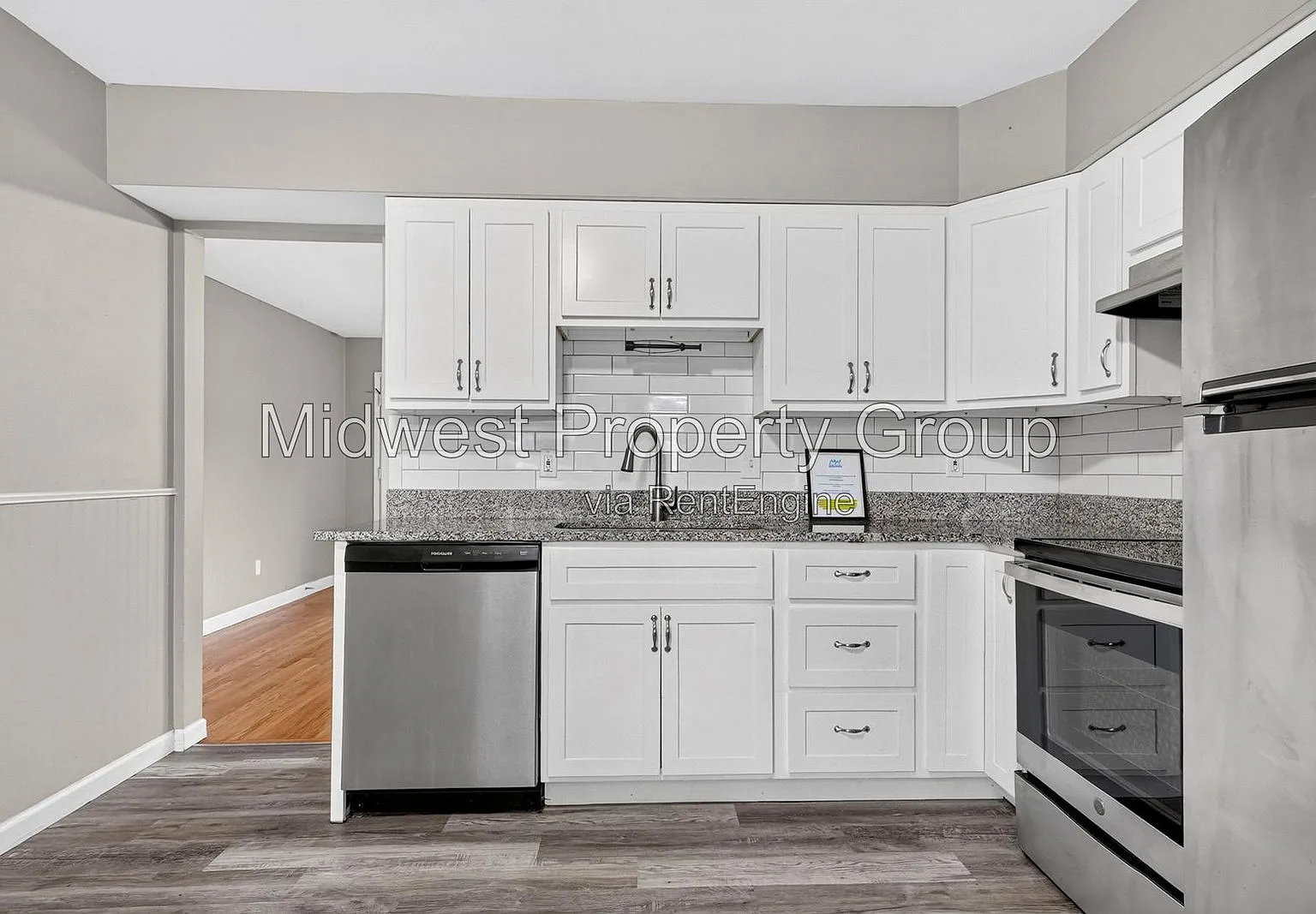 3 bed, 1.0 bath, 962 sqft, $1,650 — Photo 2