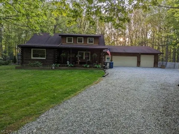 17424 Honeysuckle Ln, Columbia Station, OH 44028