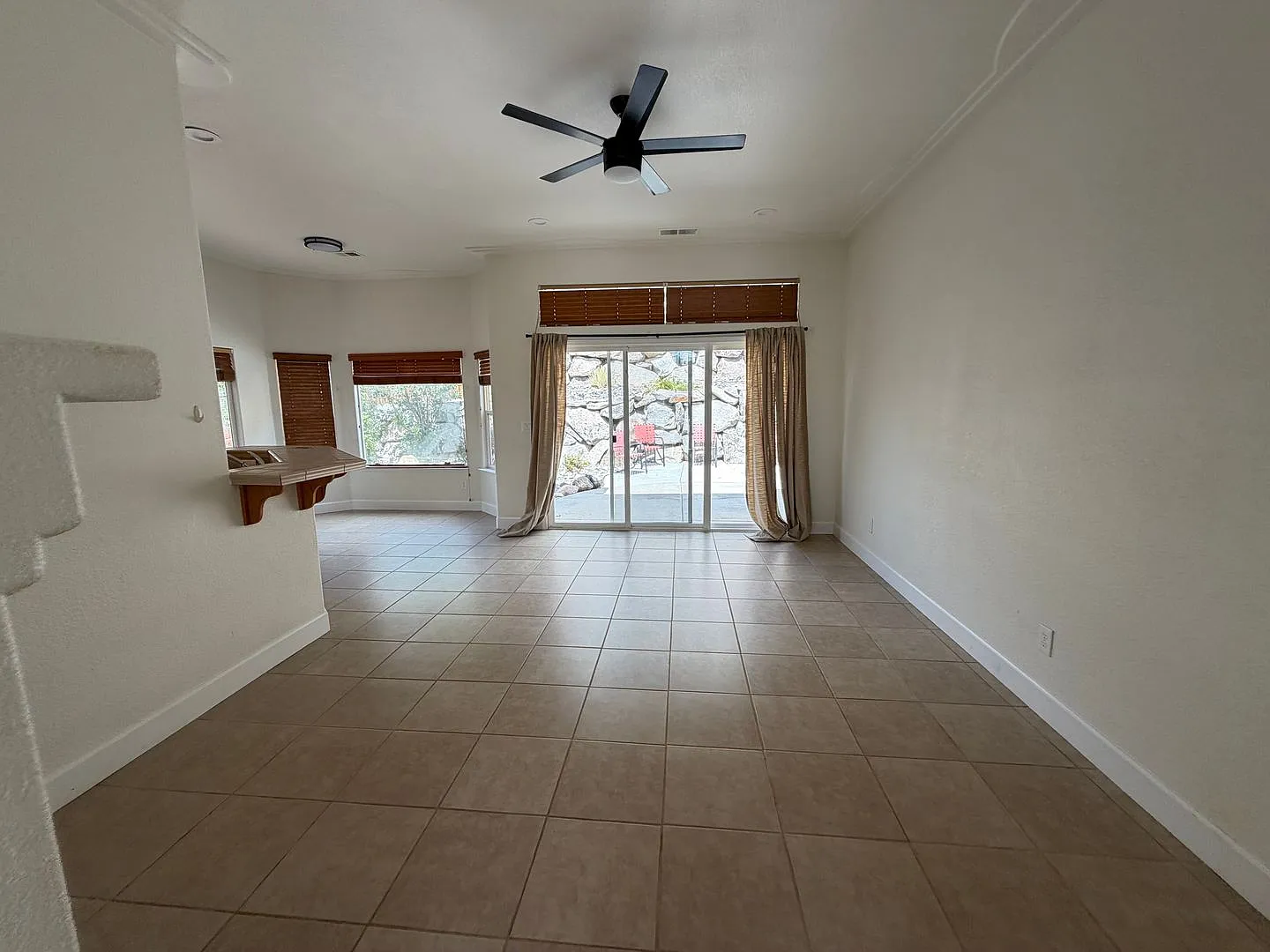 1174 University Ridge Dr — Photo 4