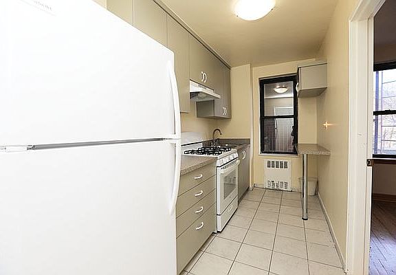 3rd image of 65-40 108th St APT 2H