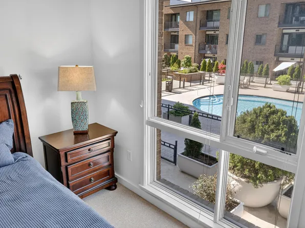 200 Manufacturers Rd APT 320, Chattanooga, TN 37405