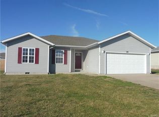 1135 Orchard Dr, Lebanon, MO 65536