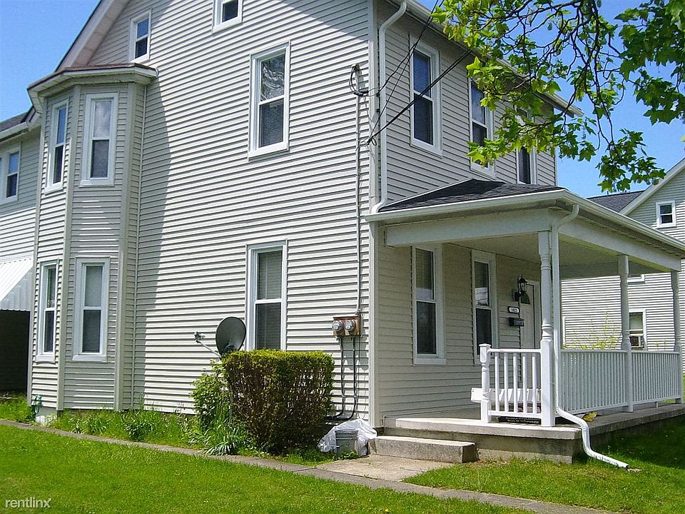 Outside View of Home. This unit uses Front porch for access