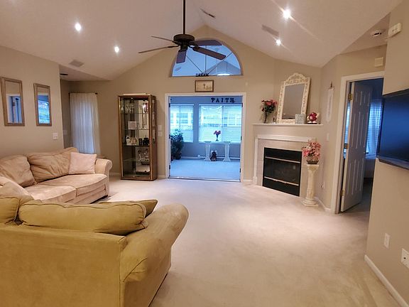4th image of 4723 Wenham Park #17-472