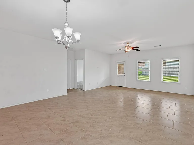 138 Meadow Grove Dr — Photo 20
