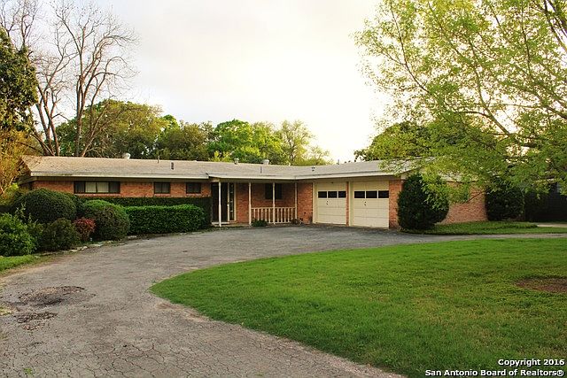 1st image of 112 Parade Dr