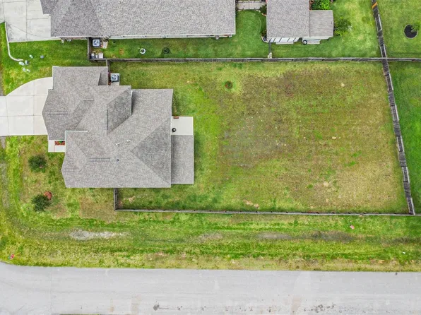 341 Gallant Fox Way, New Caney, TX 77357