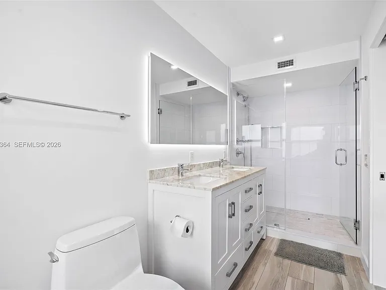 613 NE 26th Ave #613 — Photo 16