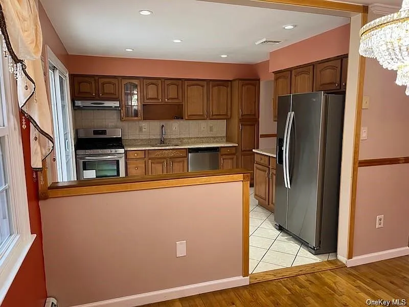 4 bed, 2.0 bath, 1780 sqft, $3,800 — Photo 4